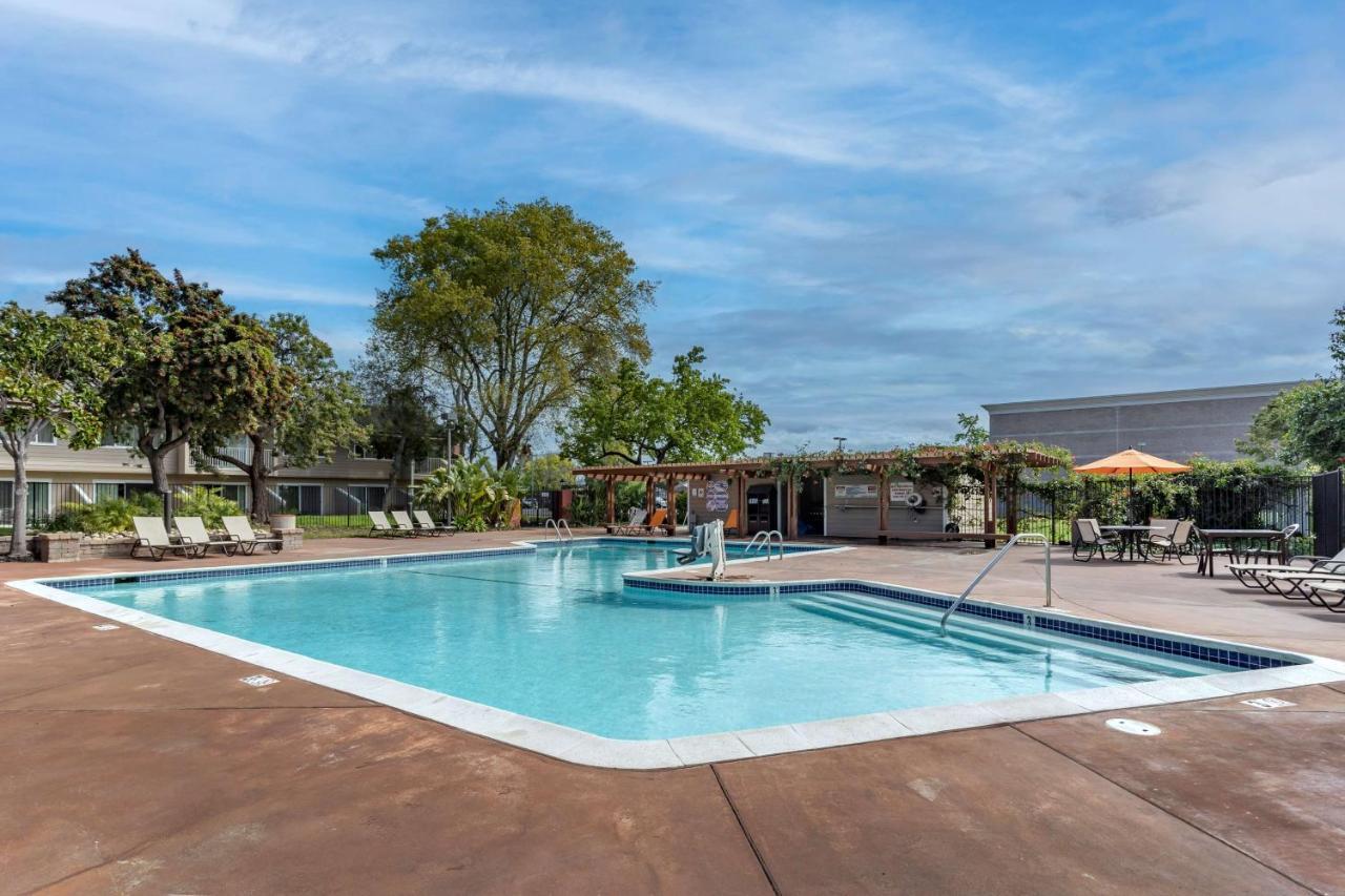Best Western Plus Garden Court Inn Фремонт Экстерьер фото